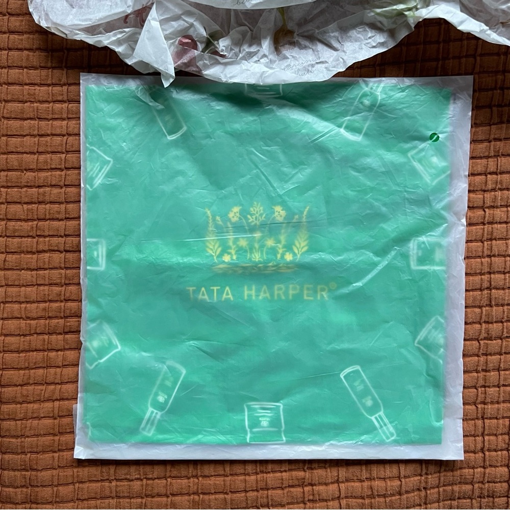 2025 Tata’s Cyber Week Gift Set - Picture 7 of 9